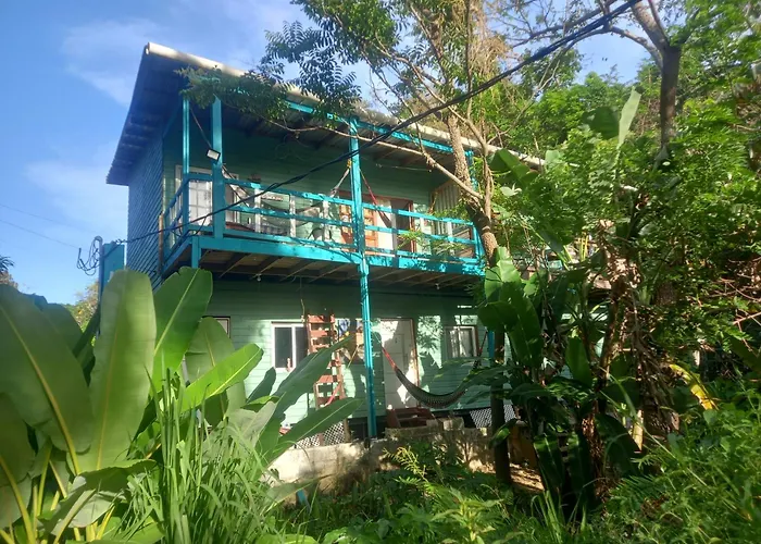 Roatan Onat Hostel 1