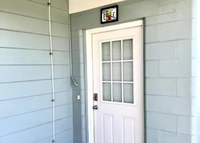 Central Private King Suit Washer Dryer 2 Miles To Hospital