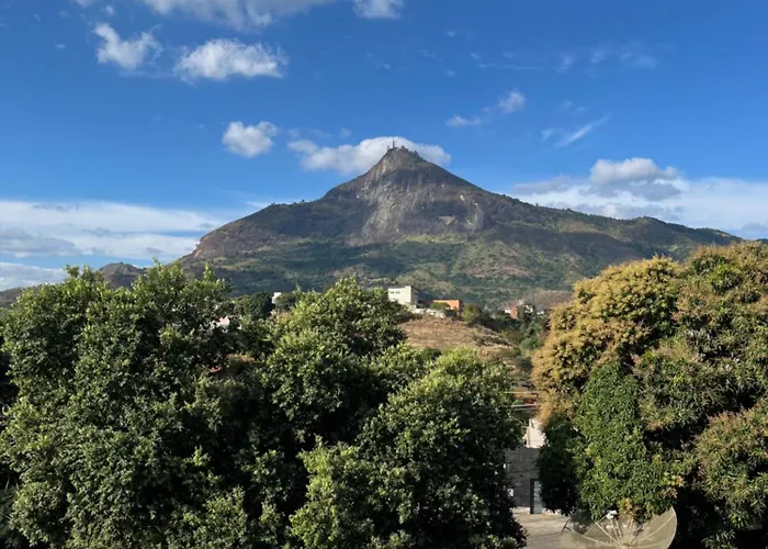 Flat Com Ar, Varanda E Linda Vista Para O Ibituruna - Pico Do Ibituruna - 201