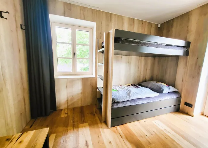 Pec 140 - Apartmany Maj