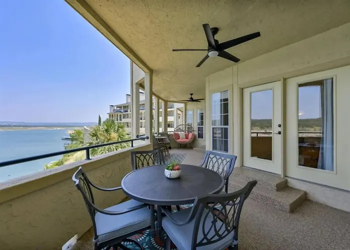 Pets Stay Free, Breezy, Stylish Island Elegance