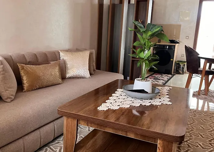 Studio Luxe Bouznika Beach Piscine, Clim, Wi-Fi ,Check In 24H Plage 5 Min