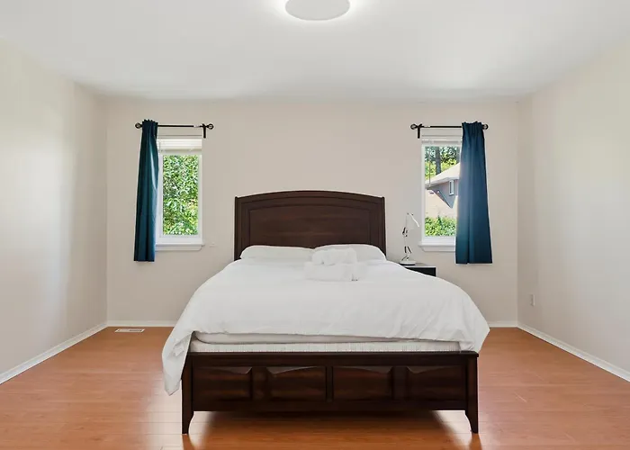Charming 3 Bedroom Retreat In South Surrey White Rock