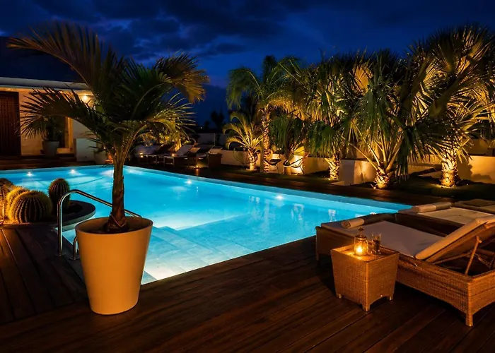 Villa Claus - Private Pool Oasis in Puerto Calero