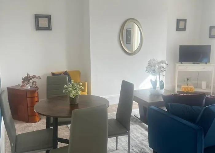 Brand New 1Br Near River Thames