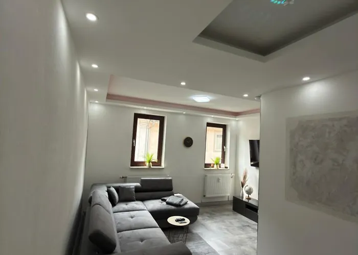 Casa Antic Grosse Moderne 50Qm Wohnung Direkt Im Zentrum Wlan Ist Kostenlos 1-4 Personen