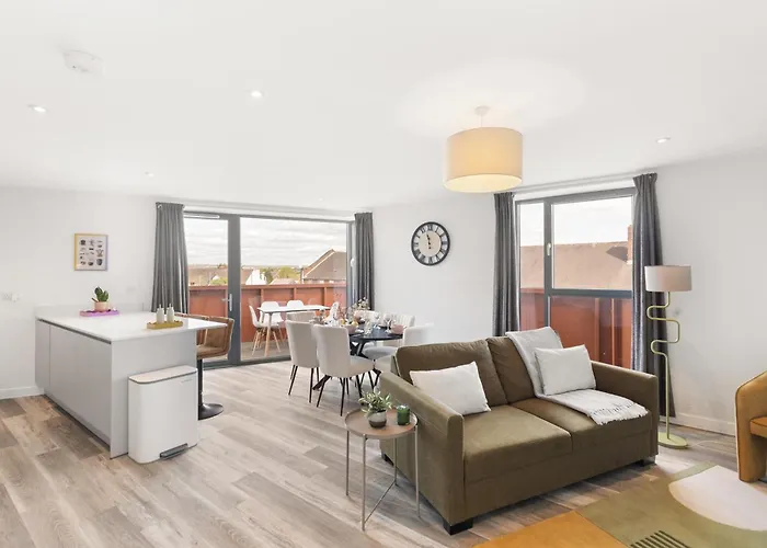 Luxury Wembley 2 Bed Flat - Sleeps 9
