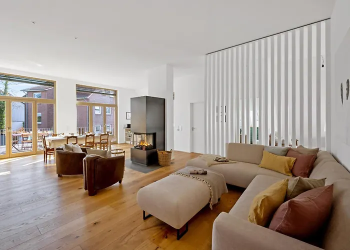 Ackerbuergerhaus - Historische Ferienwohnung Mit 4 Schlafzimmern, Kamin, Sauna, Balkon-Terasse, Altstadt Und See 5 Min Zu Fuss, Moderne Kueche, Parkplatz, Wlan