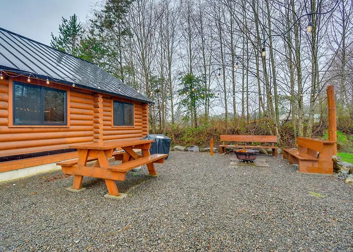 Near Trails & Rivers! 'Trybett Cabin' In Forks