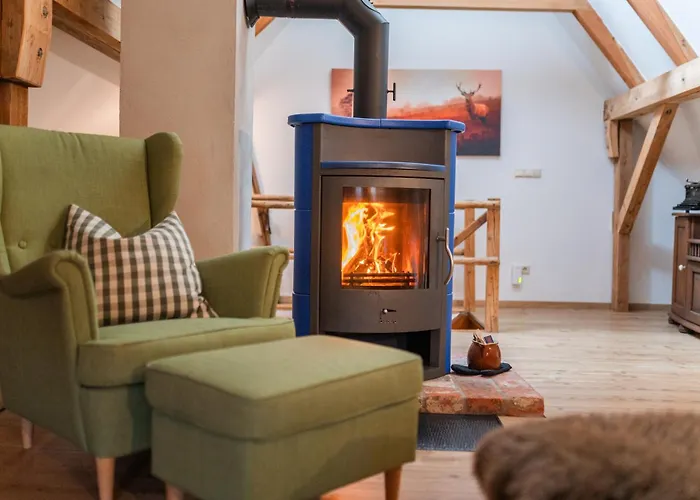 Grosse Ferienwohnung Nr 2 Mit Kamin Und 3 Schlafzimmern Im Johannishof Oybin