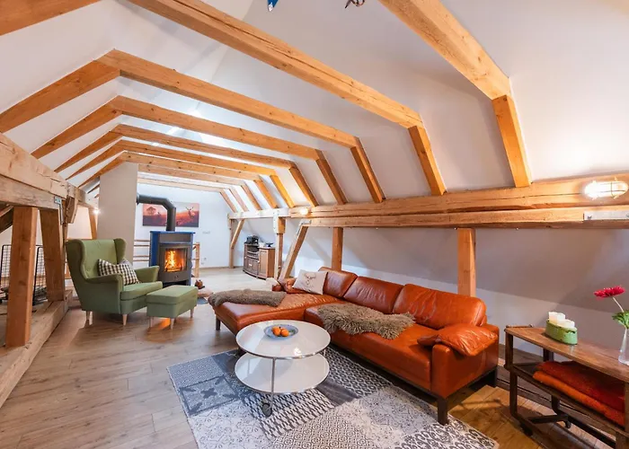 Grosse Ferienwohnung Nr 2 Mit Kamin Und 3 Schlafzimmern Im Johannishof Oybin