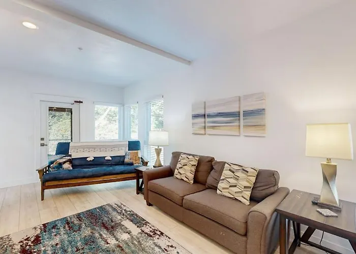 Stunner Apartments With Fireplace Grill Partial Ocean Views & Partial Ac