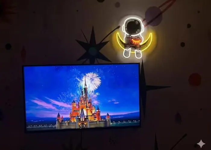 Couple'S Space Stay - 10 Mins From Ksc
