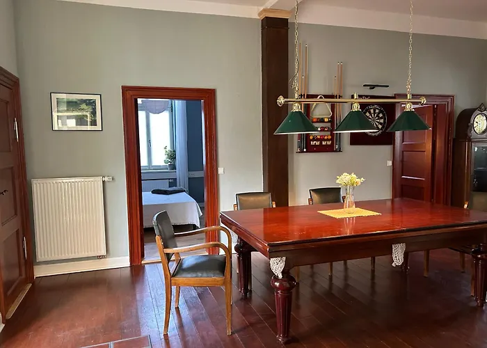 Grosszuegige Zentrale Altbauwohnung