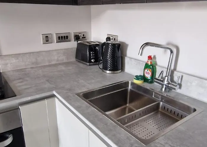 Modern 2 Bedroom - Mackenzie