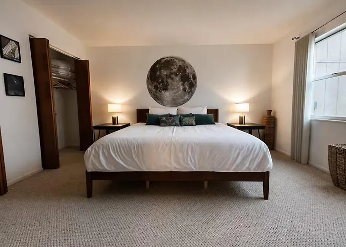 Couple'S Space Stay - 10 Mins From Ksc