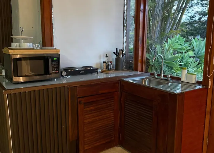 Comfortable Escazu Stay Full Kitchen, 2 Beds