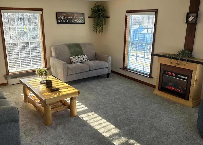 Cozy Cottage Sleeps 4 Walk To Downtown Springs