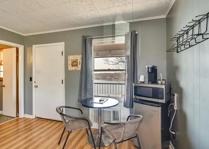 Unit 4 On The Strip! Lake Ozark Gem W/ Pool Access