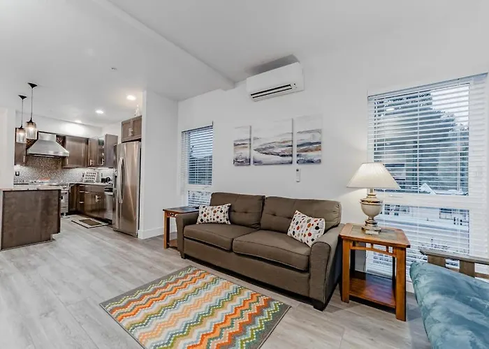 Dog-Friendly Home Near The Ocean With Fireplaces Grill Balcony & Deck