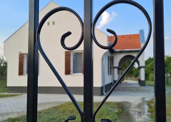 Szivecskes Vendeghaz Cegled