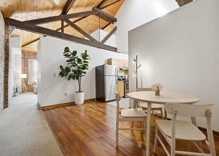 Gorgeous Downtown Apartment With Loft