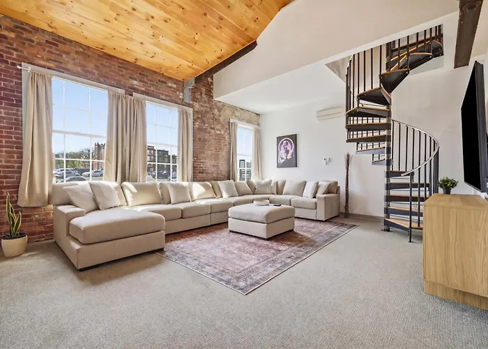 Gorgeous Downtown Apartment With Loft