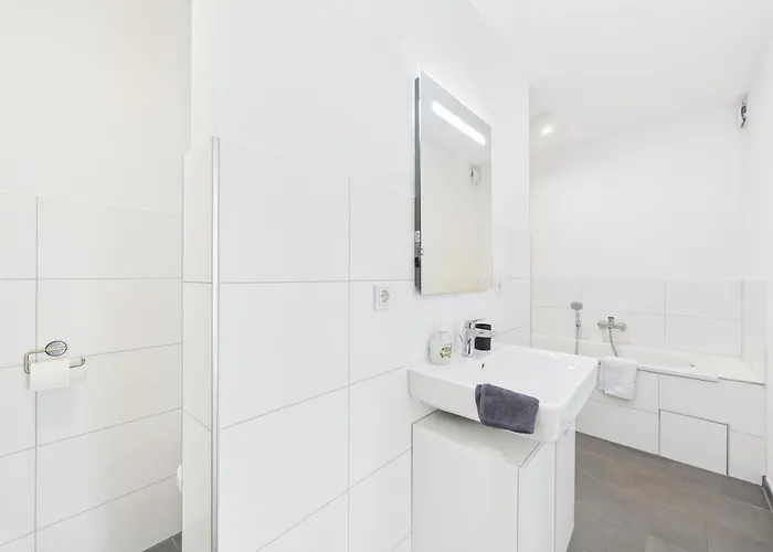 Maisonette-Wohnung I 125 Qm I Garten I 2 Parkplaetze