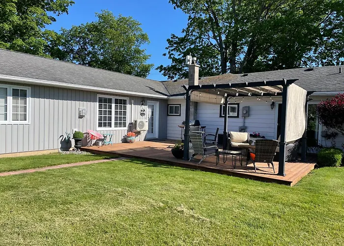 Apartment In Prince Edward County - 'Suite Spot'
