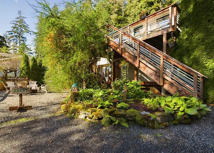Treetop Retreat W Fire Pit