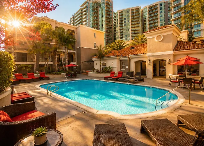 Marina Del Rey Luxe 2-Bedroom & 1-Bedroom - Hot Tub, Pool Table, Grill & Cinema Projector