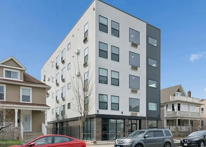 Valclyde Cozy Suite-Sleeps 4-Downtown Mpls