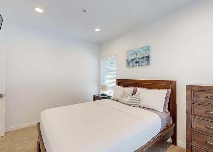Stunner Apt With Fireplace Grill Partial Ocean Views & Partial Ac
