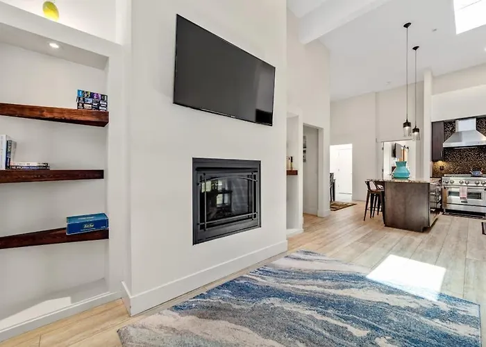 Stunner Apartments With Fireplace Grill Partial Ocean Views & Partial Ac