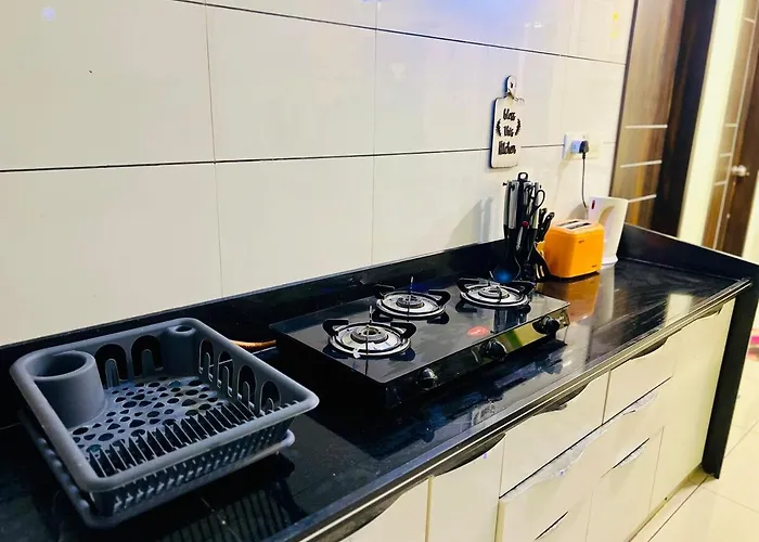 Corporate Penthouse Near Intl Cricket Stadium With Sky Orbit, Pool, Ac, Fast Wifi