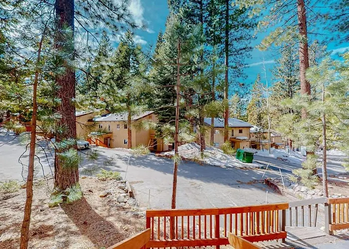 Dog-Friendly Condo With Pool Access Fireplace Private Washer&Dryer & Wet Bar