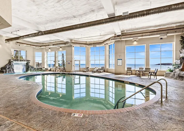 Panoramic Lake Views King Bed Studio, Whirlpool And Hot Tub