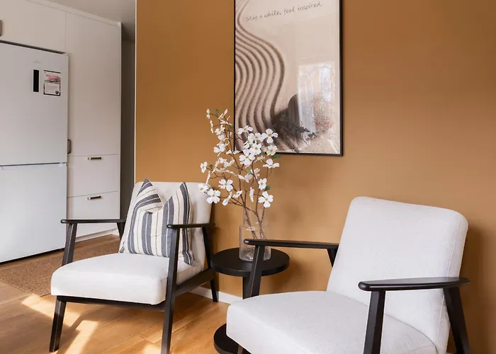 Guestly Homes - Central Smart Studio