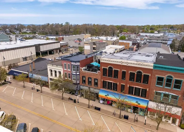 Luxury Downtown South Haven Condo With Rooftop Deck