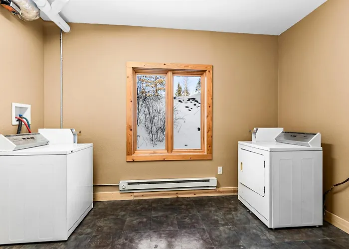 Whispering Pines Lake Views Studio 2 Queen Beds, Heated Pool And Hot Tub