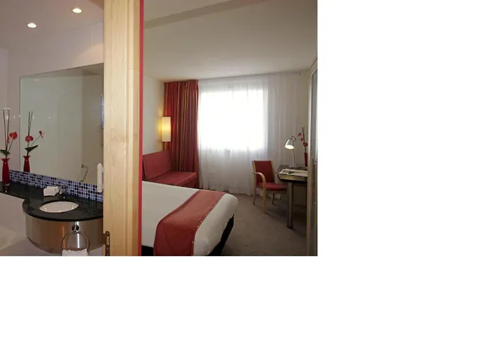 Holiday Inn Express City 22@ By Ihg