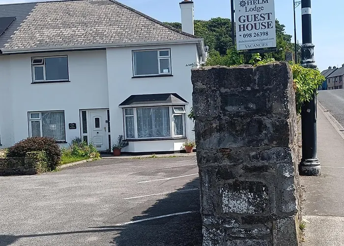 The Helm Apartments & Lodge B&B