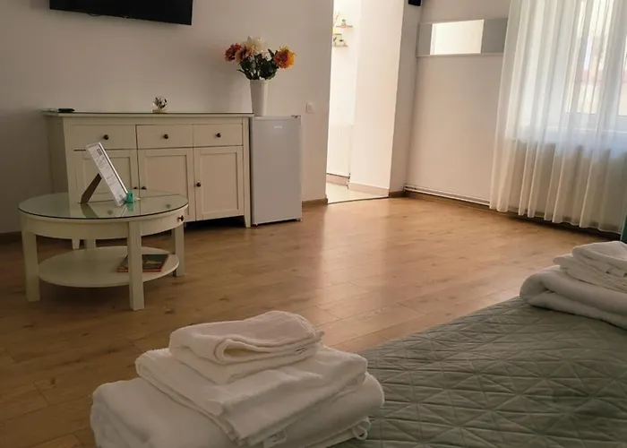 Theo House