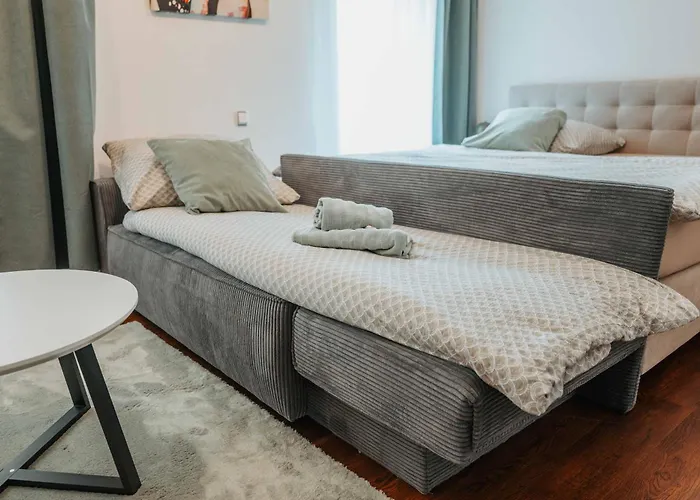 Citybeat Apartments, 400M From The Square