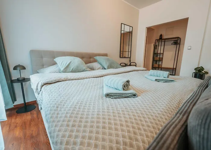 Citybeat Apartments, 400M From The Square