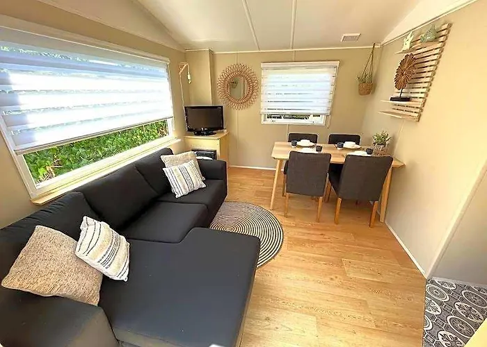 Chalet In Ouddorp Nabij Strand.