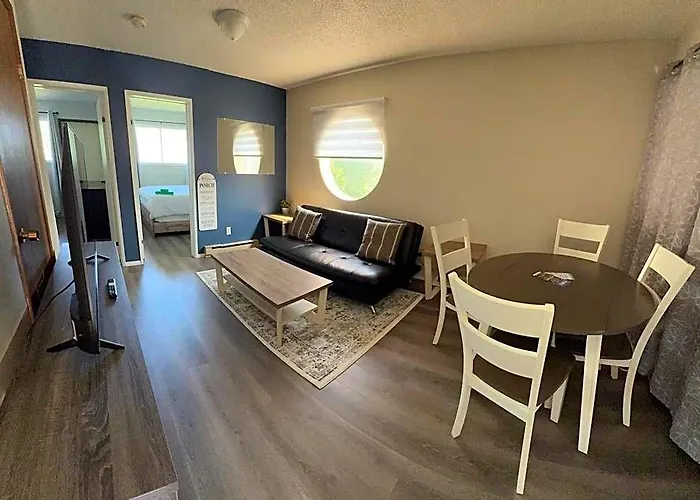 Cozy Beach 2 Bedroom Apartment