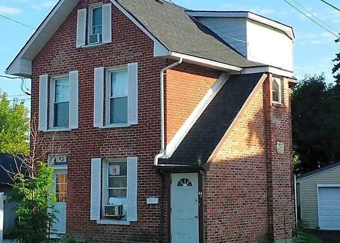 Cozy Downtown One Bedroom Free Parking