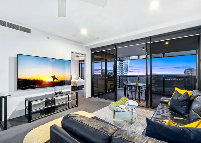 Circle On Cavill Apartments - Hosted By Wowstay