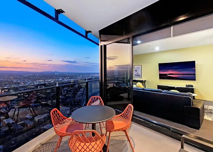 Circle On Cavill Apartments - Hosted By Wowstay